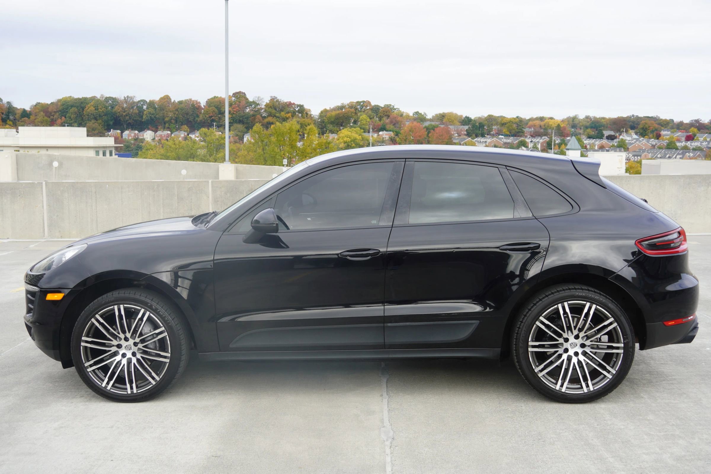 Used 2017 Porsche Macan image 30