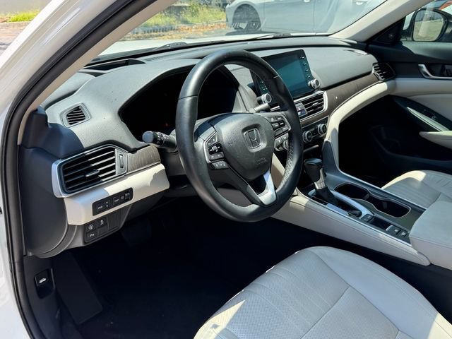 Used 2018 Honda Accord Touring image 12