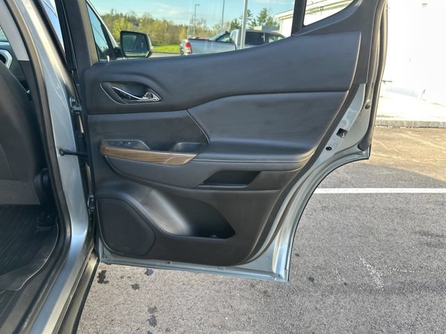 Used 2023 GMC Acadia SLE w/ Driver Convenience Package AWD/4WD image 13
