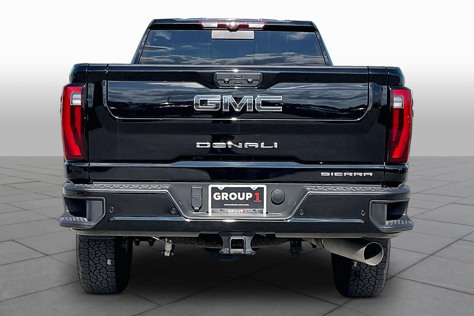 Used 2025 GMC Sierra 3500 Denali Ultimate AWD/4WD image 5
