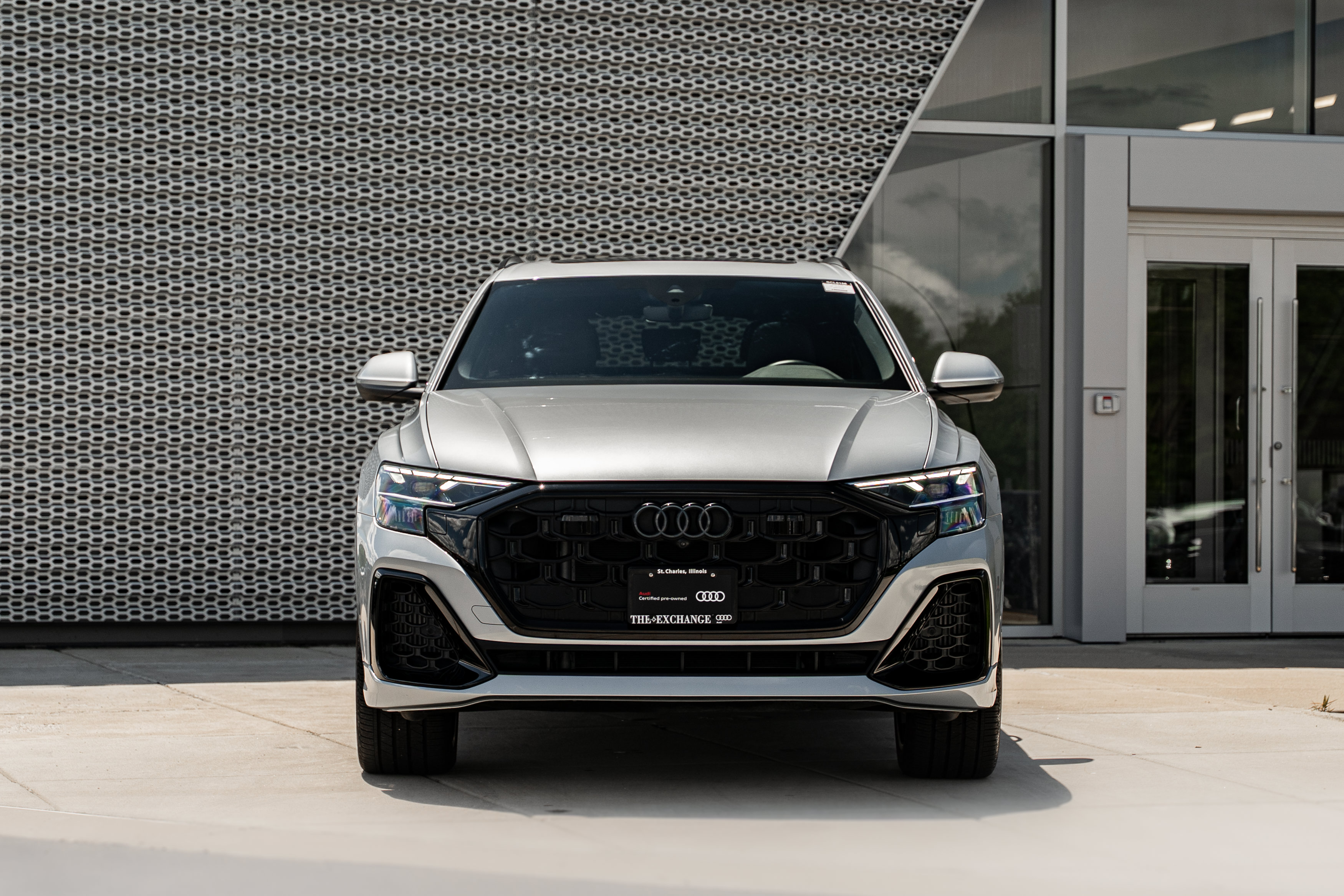Certified 2025 Audi Q8 Premium Plus w/ Premium Plus Package AWD/4WD image 36