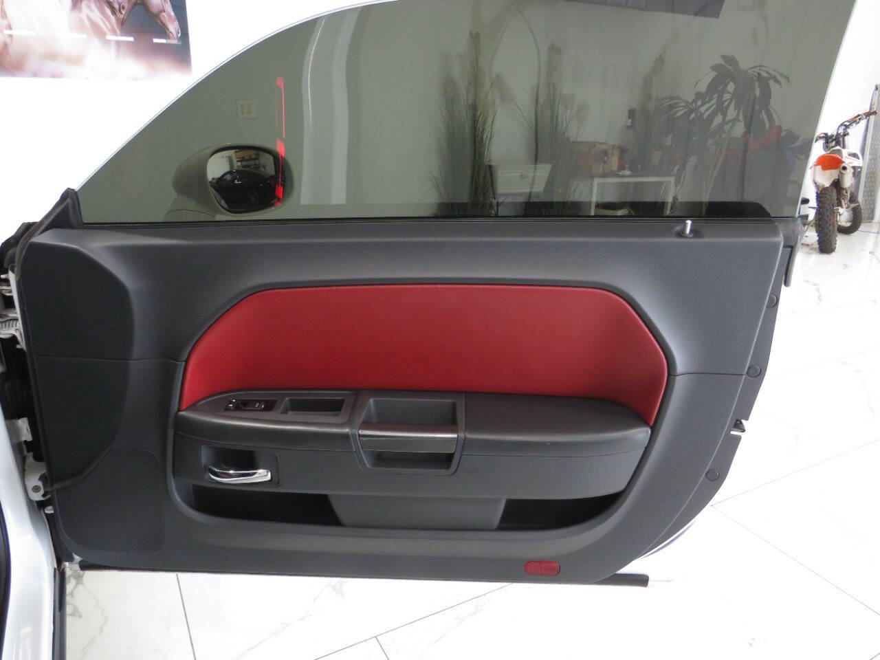 Used 2013 Dodge Challenger SXT RWD image 22