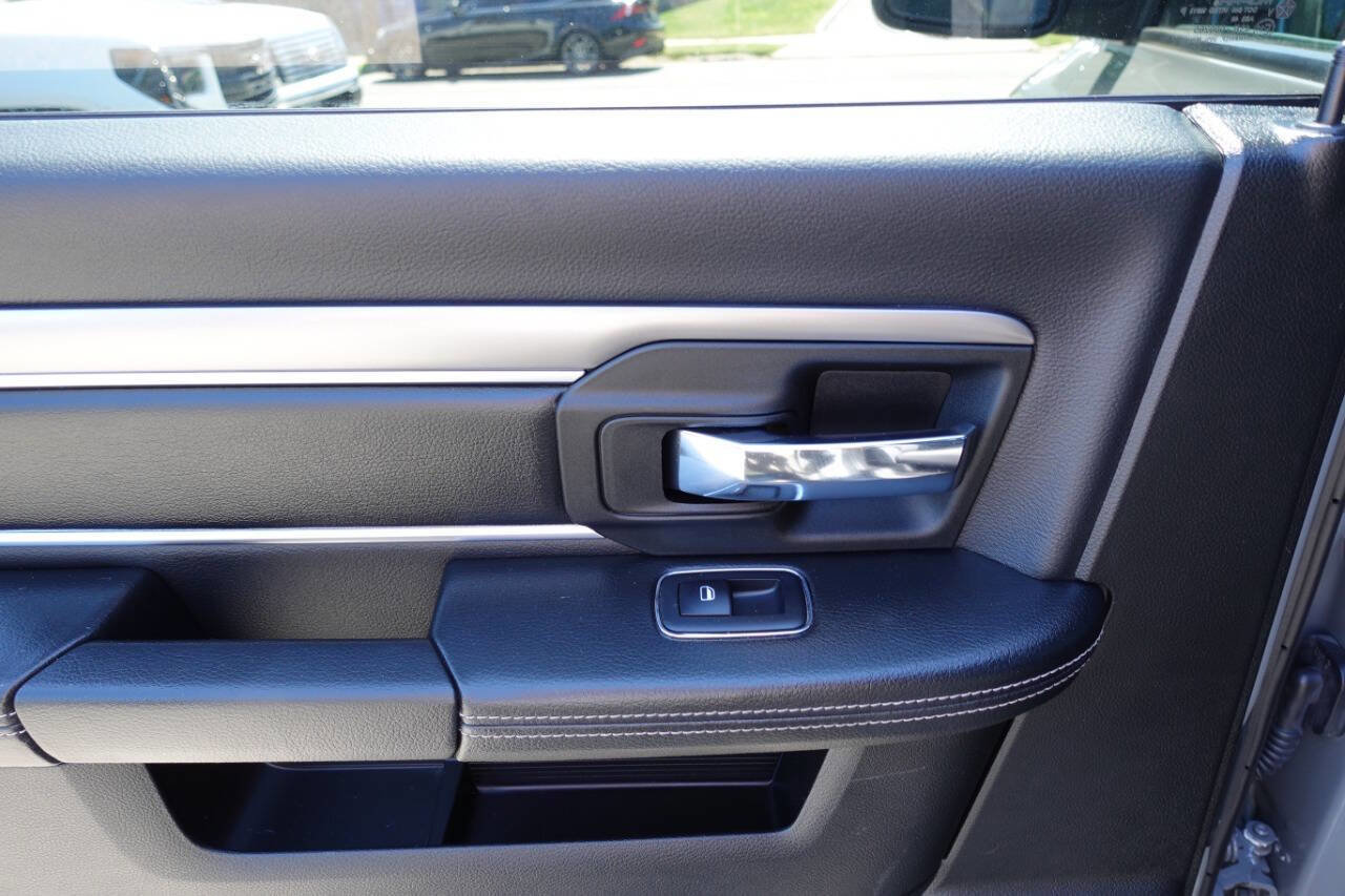 Used 2022 RAM 1500 Classic Warlock w/ Ceramic Grey Warlock Package image 18