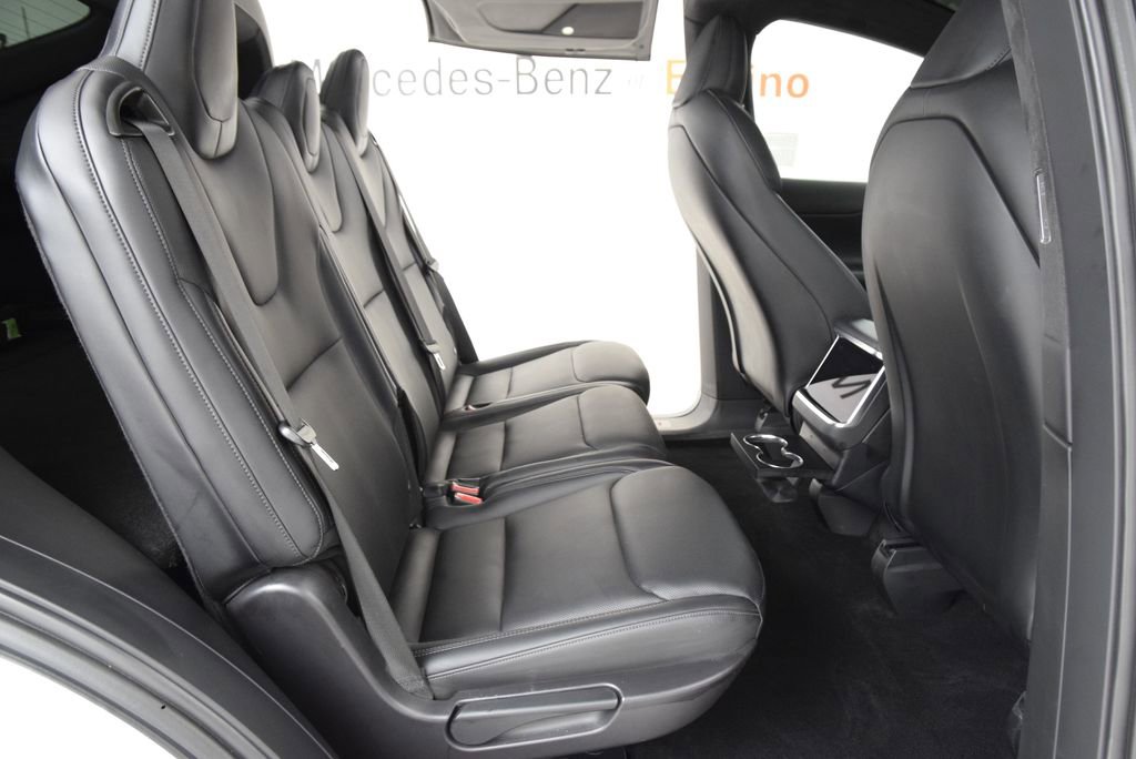Used 2022 Tesla Model X image 17