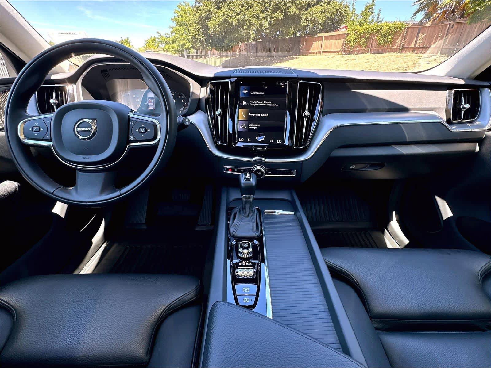 Used 2019 Volvo XC60 T5 Momentum w/ Multimedia Package AWD/4WD image 18