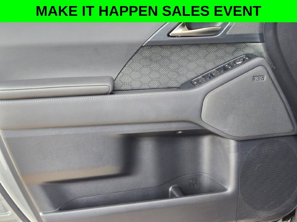 Used 2024 Lexus GX 550 AWD/4WD image 11