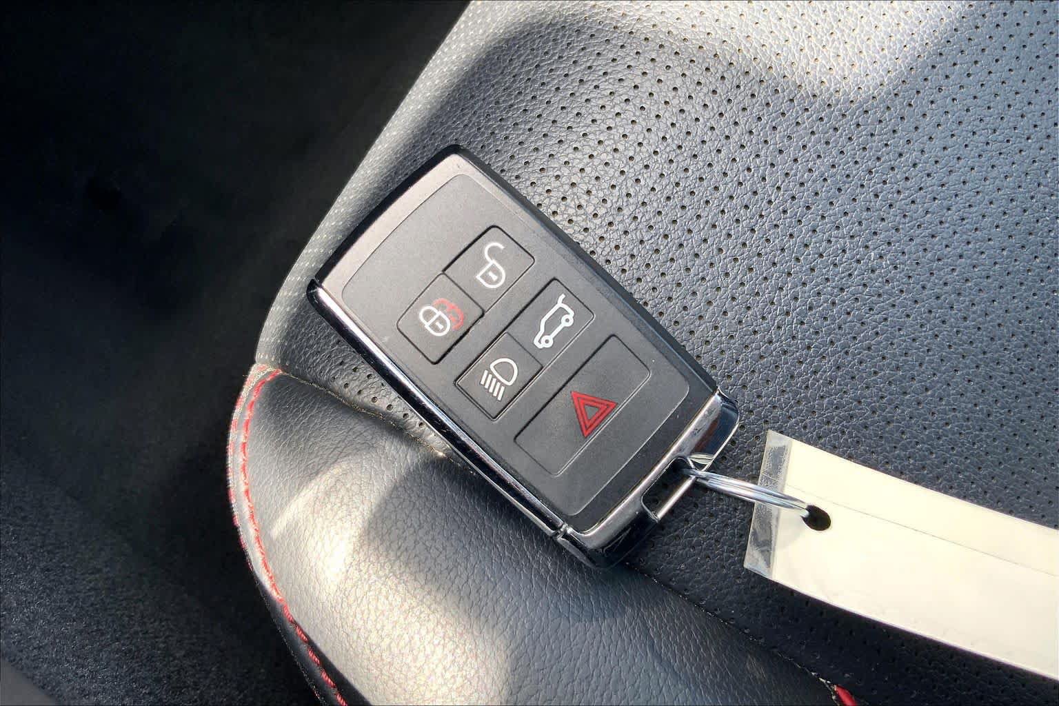 Used 2021 Land Rover Discovery Sport SE R-Dynamic AWD/4WD image 14