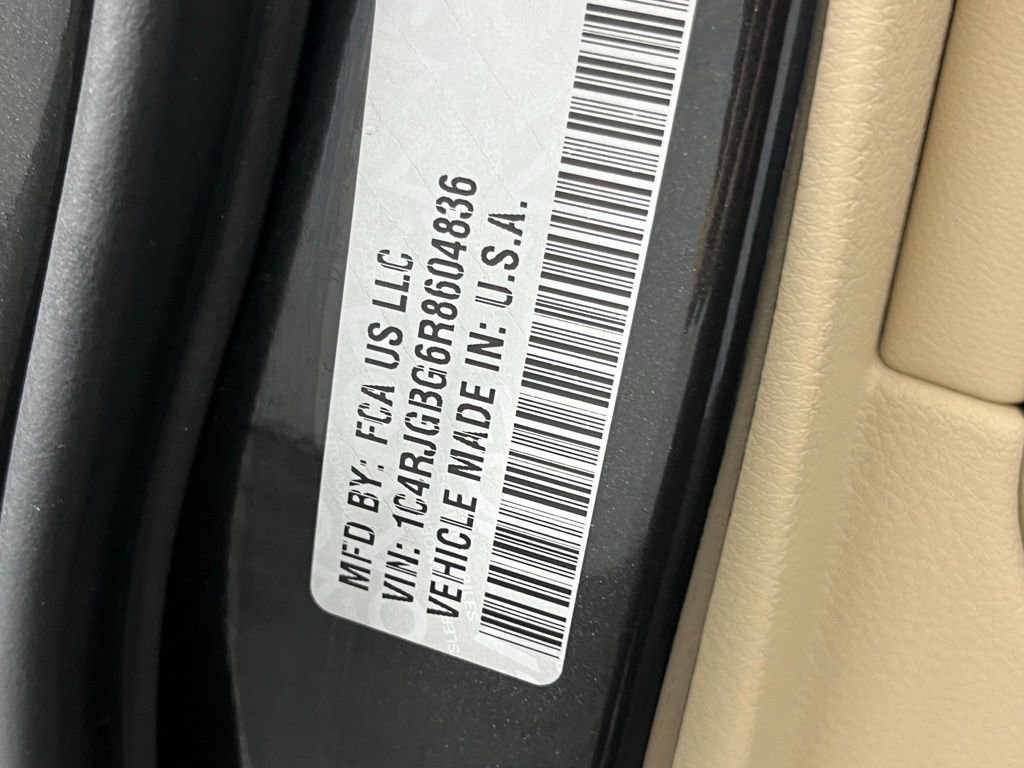 Used 2024 Jeep Grand Cherokee Limited w/ Luxury Tech Group II image 35