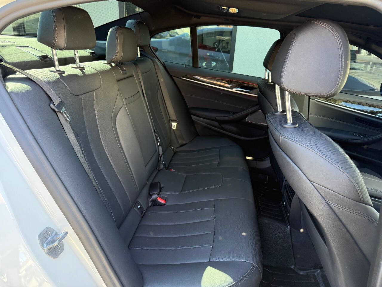 Used 2021 BMW 540i w/ M Sport Package image 32