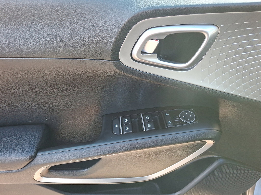 Used 2023 Kia Soul S image 24