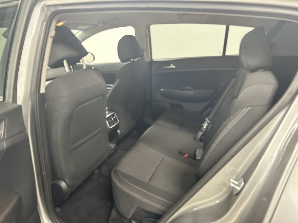 Used 2020 Kia Sportage LX AWD/4WD image 19