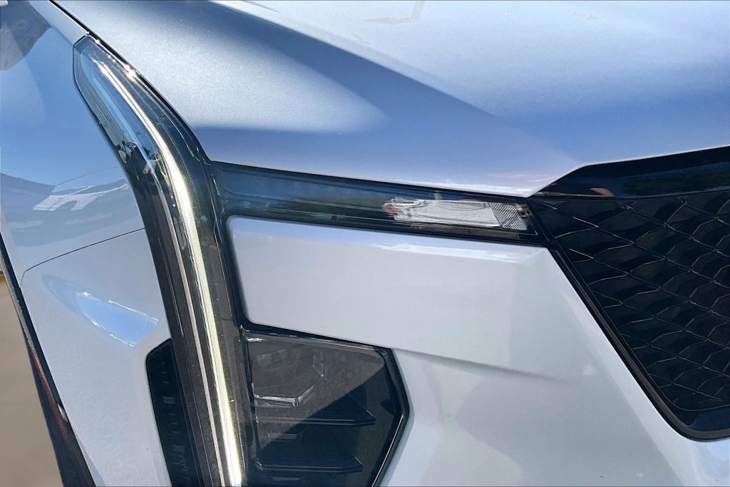 Used 2024 Cadillac XT4 Sport FWD image 31