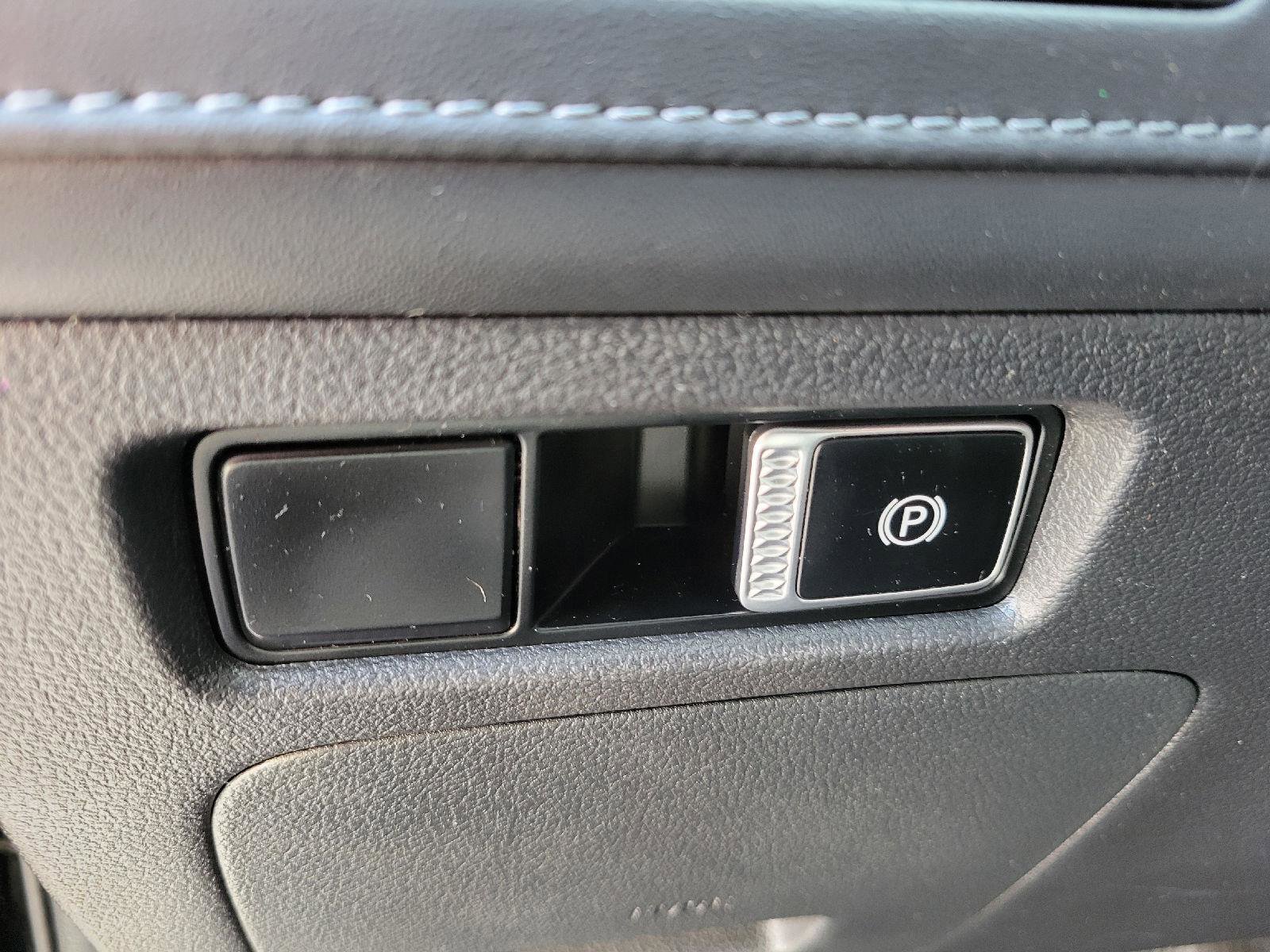 Used 2022 Hyundai Santa Fe SEL w/ Convenience + Premium Package FWD image 10
