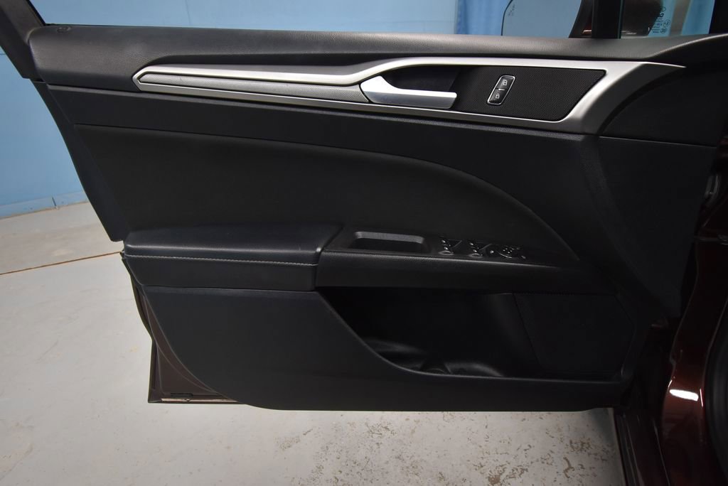 Used 2019 Ford Fusion SE image 5