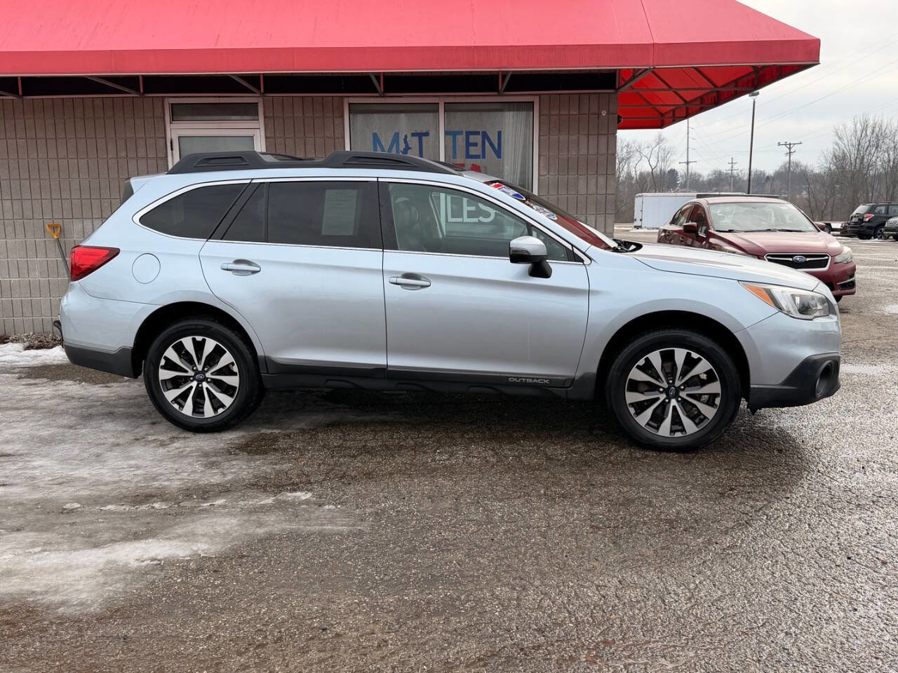 Used 2016 Subaru Outback 2.5i Limited image 4
