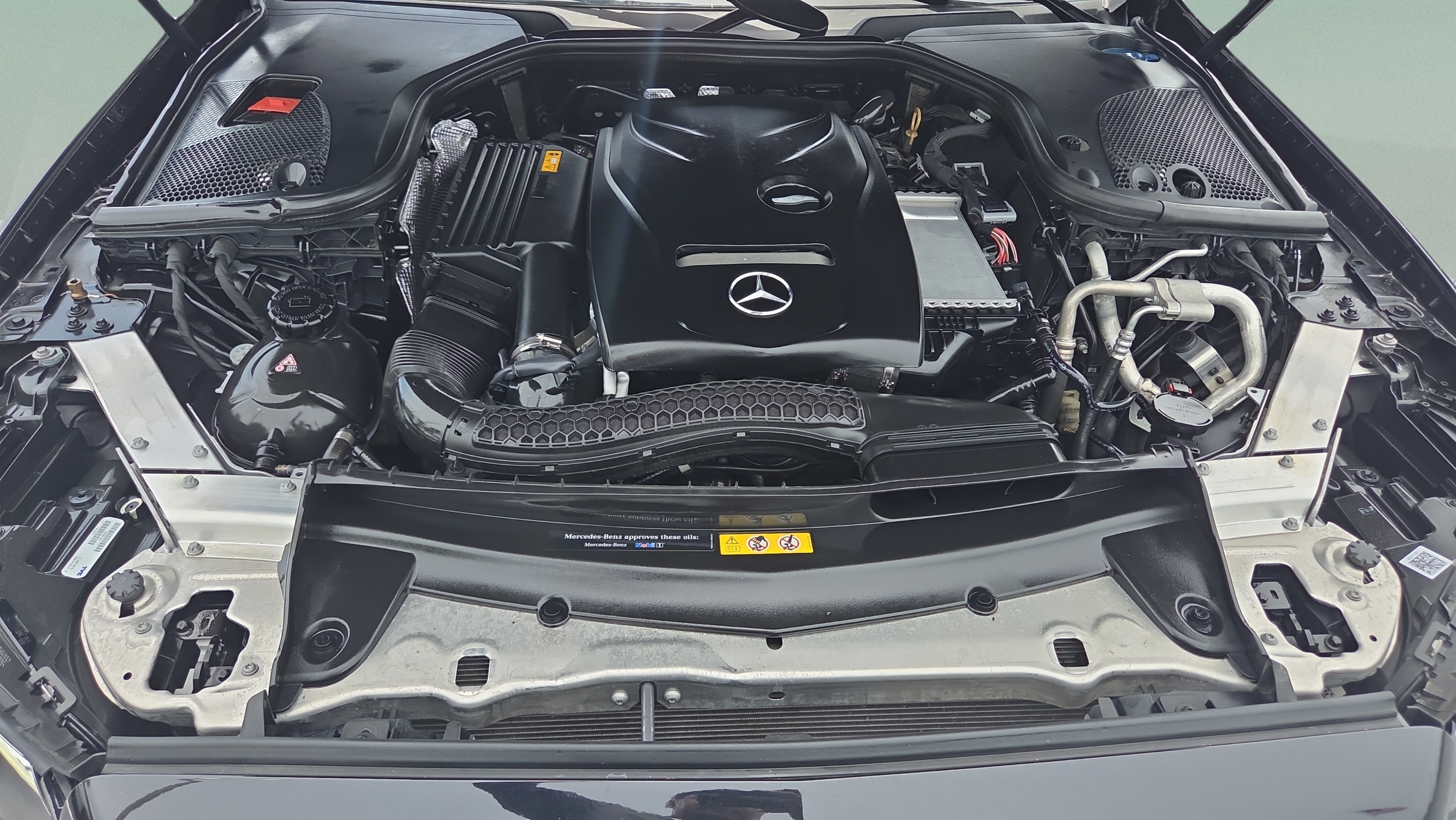 Used 2018 Mercedes-Benz E 300 image 19
