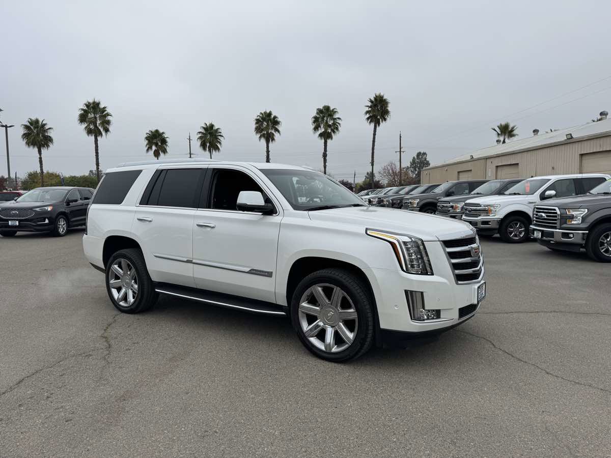 Used 2017 Cadillac Escalade Luxury image 13