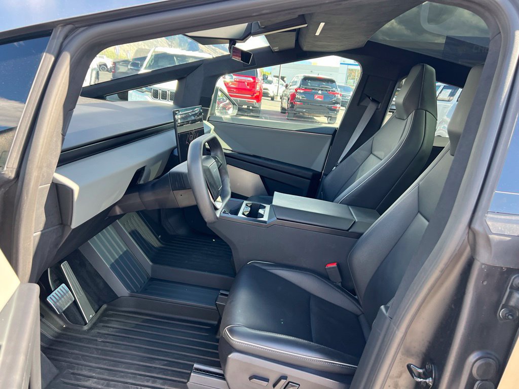 Used 2024 Tesla Cybertruck AWD Crew Cab image 24