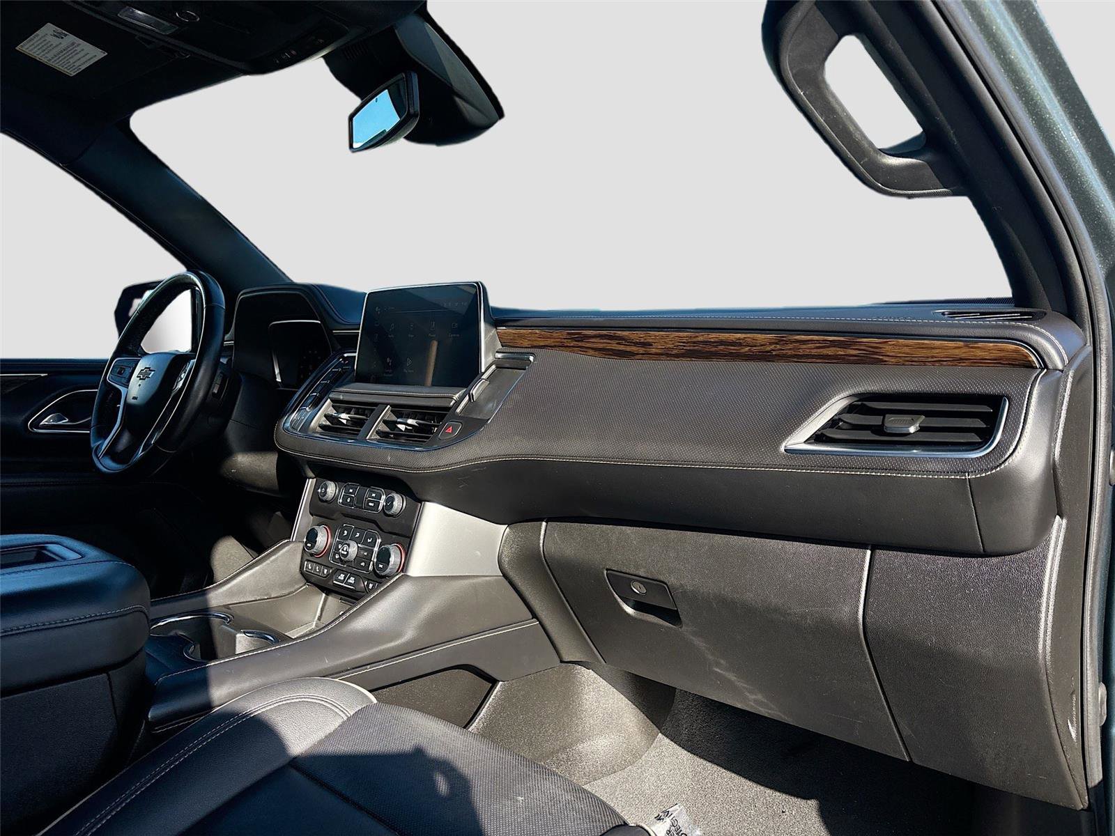 Used 2023 Chevrolet Suburban Premier image 34