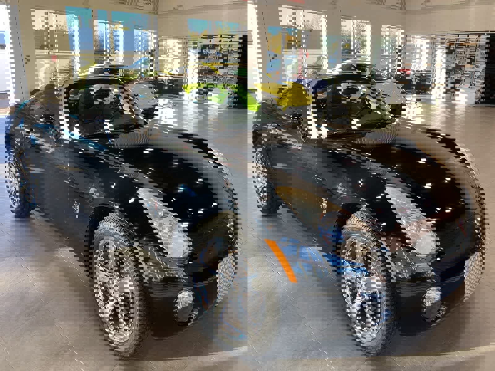 Used 2007 Pontiac Solstice Convertible w/ Premium Package image 3