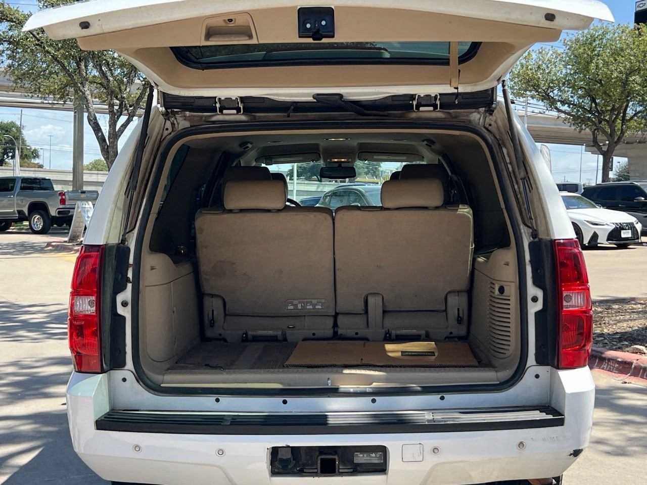 Used 2014 Chevrolet Suburban LT w/ Texas Edition RWD image 23
