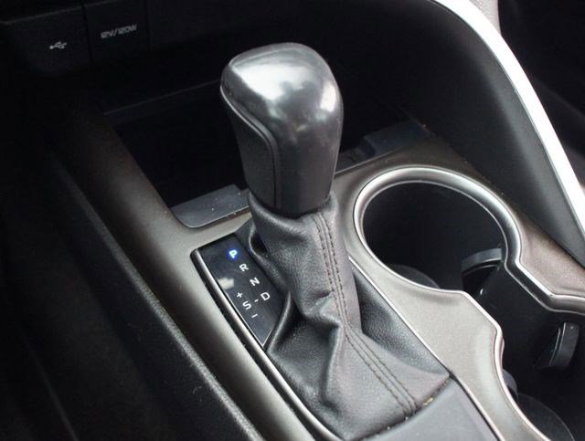 Used 2021 Toyota Camry SE image 8