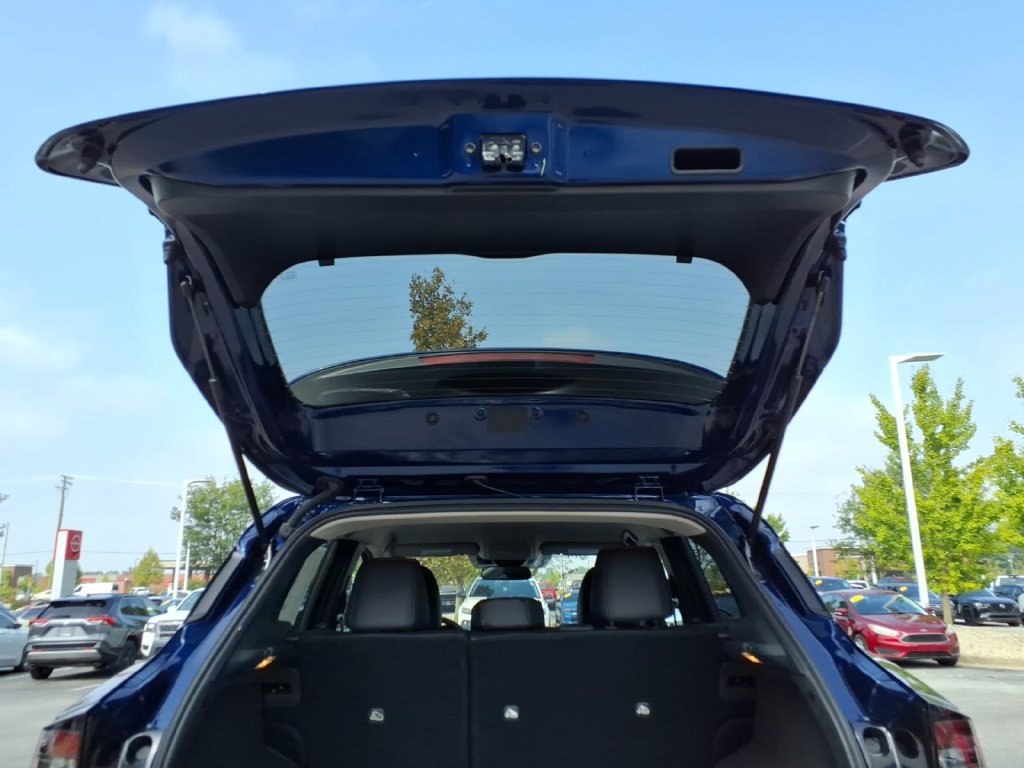 New 2027 Nissan Kicks SR w/ Cold Weather Package FWD image 11