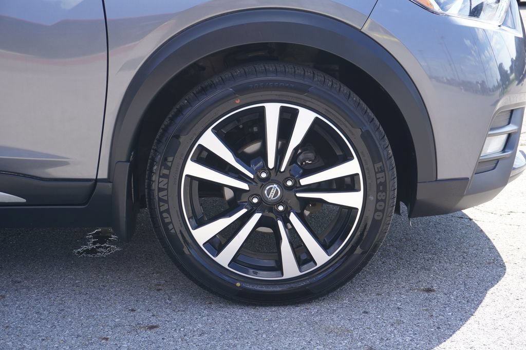 Used 2020 Nissan Kicks SR FWD image 13