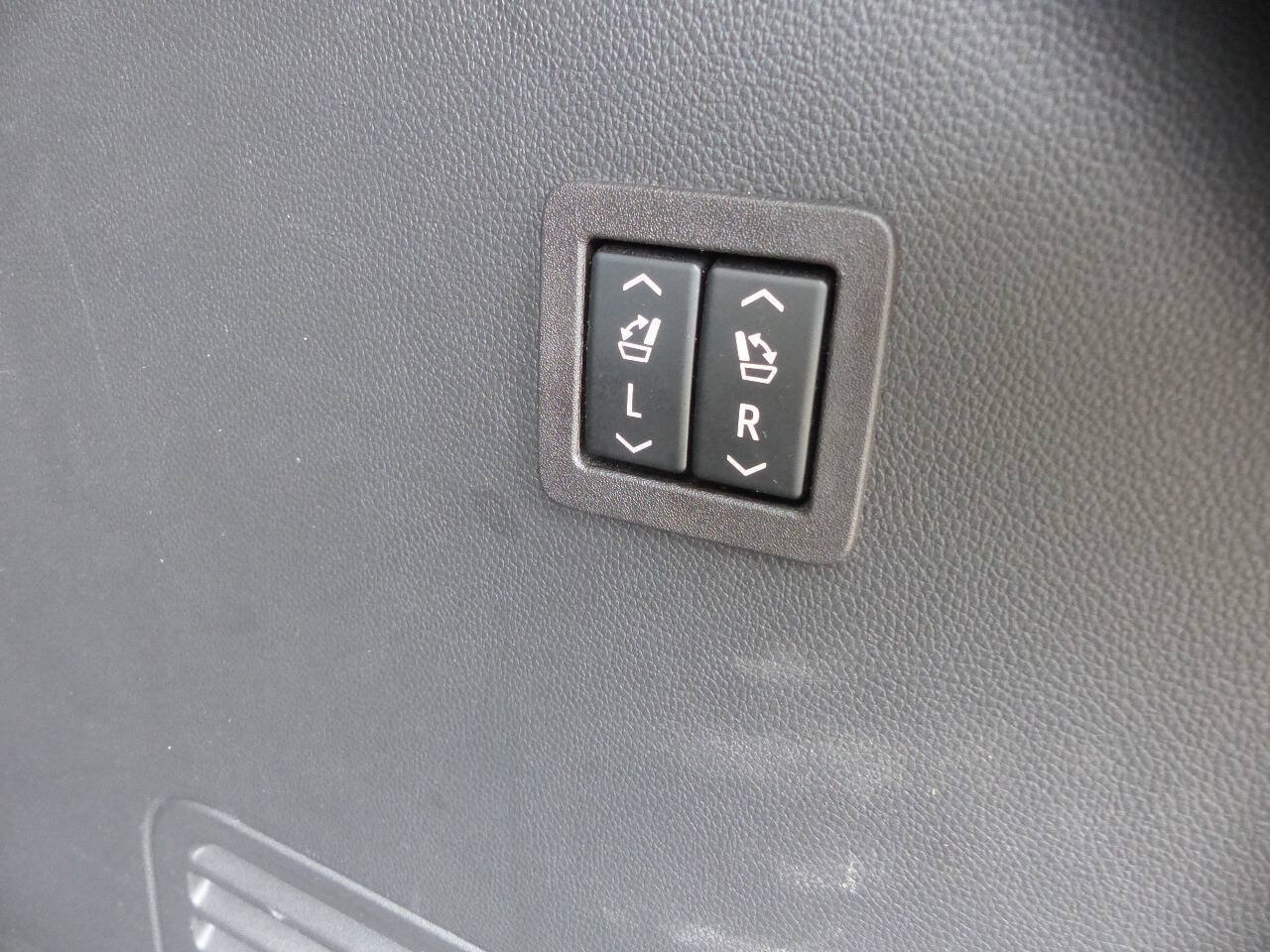 Used 2022 Buick Enclave Premium w/ Surround and Sites Package FWD image 46