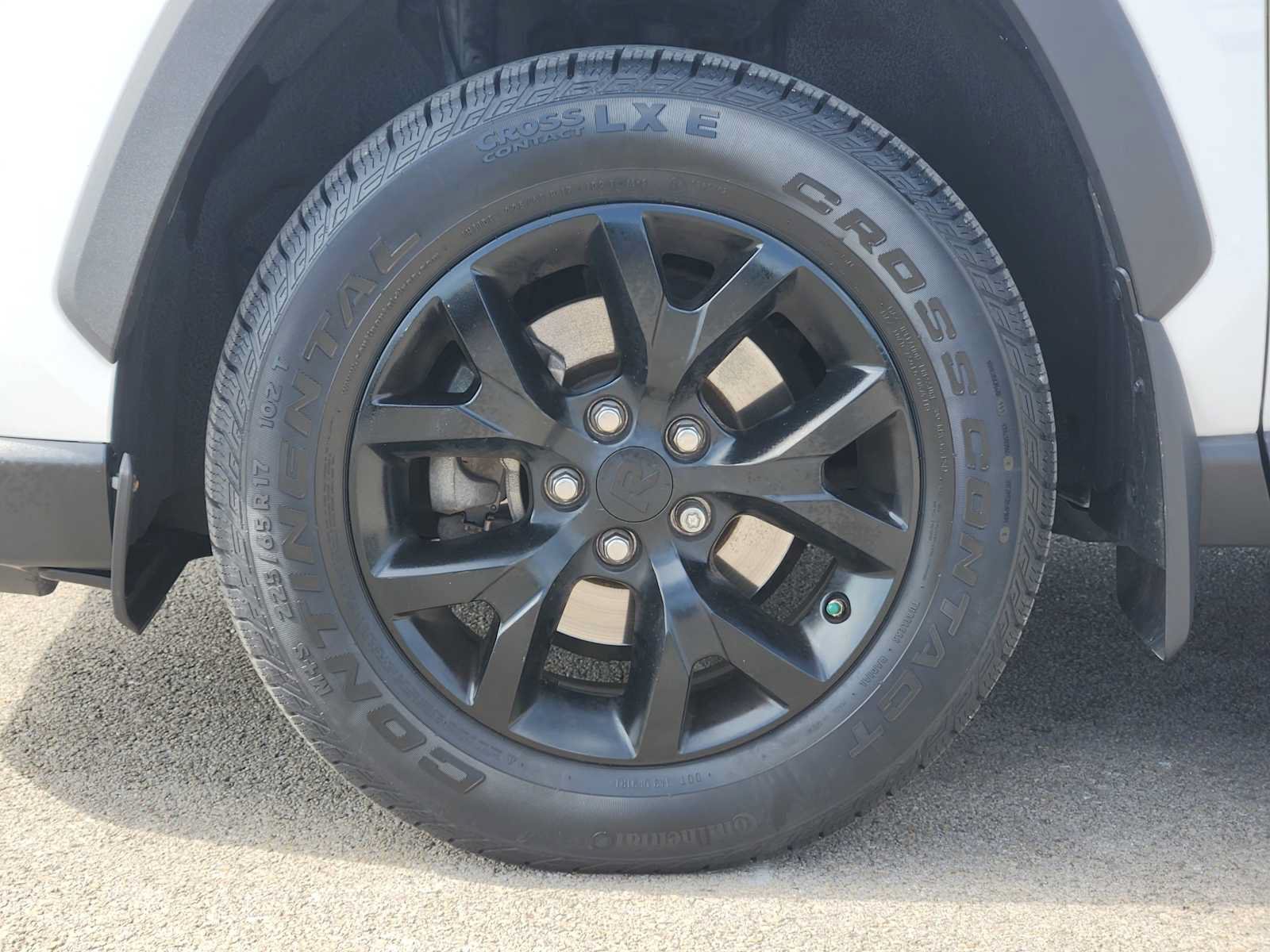 Used 2021 Toyota RAV4 LE FWD image 9