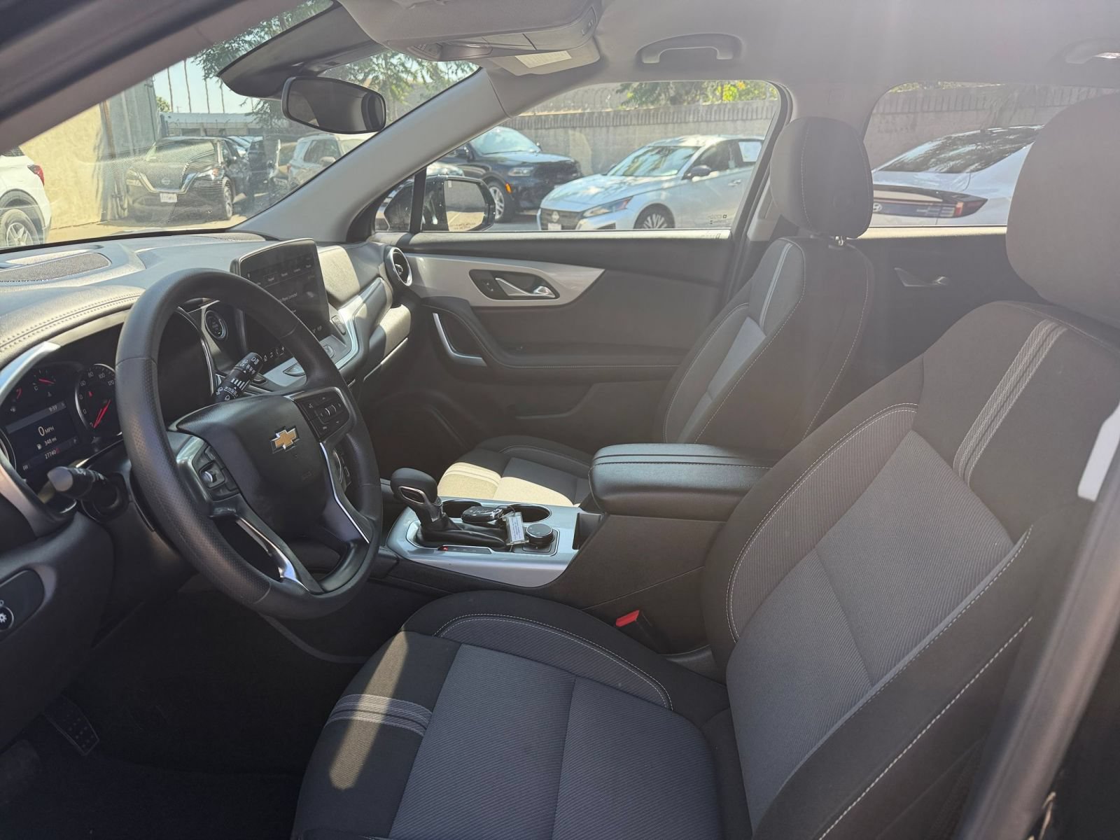 Used 2025 Chevrolet Blazer LT FWD image 28