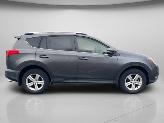 Used 2013 Toyota RAV4 XLE image 6