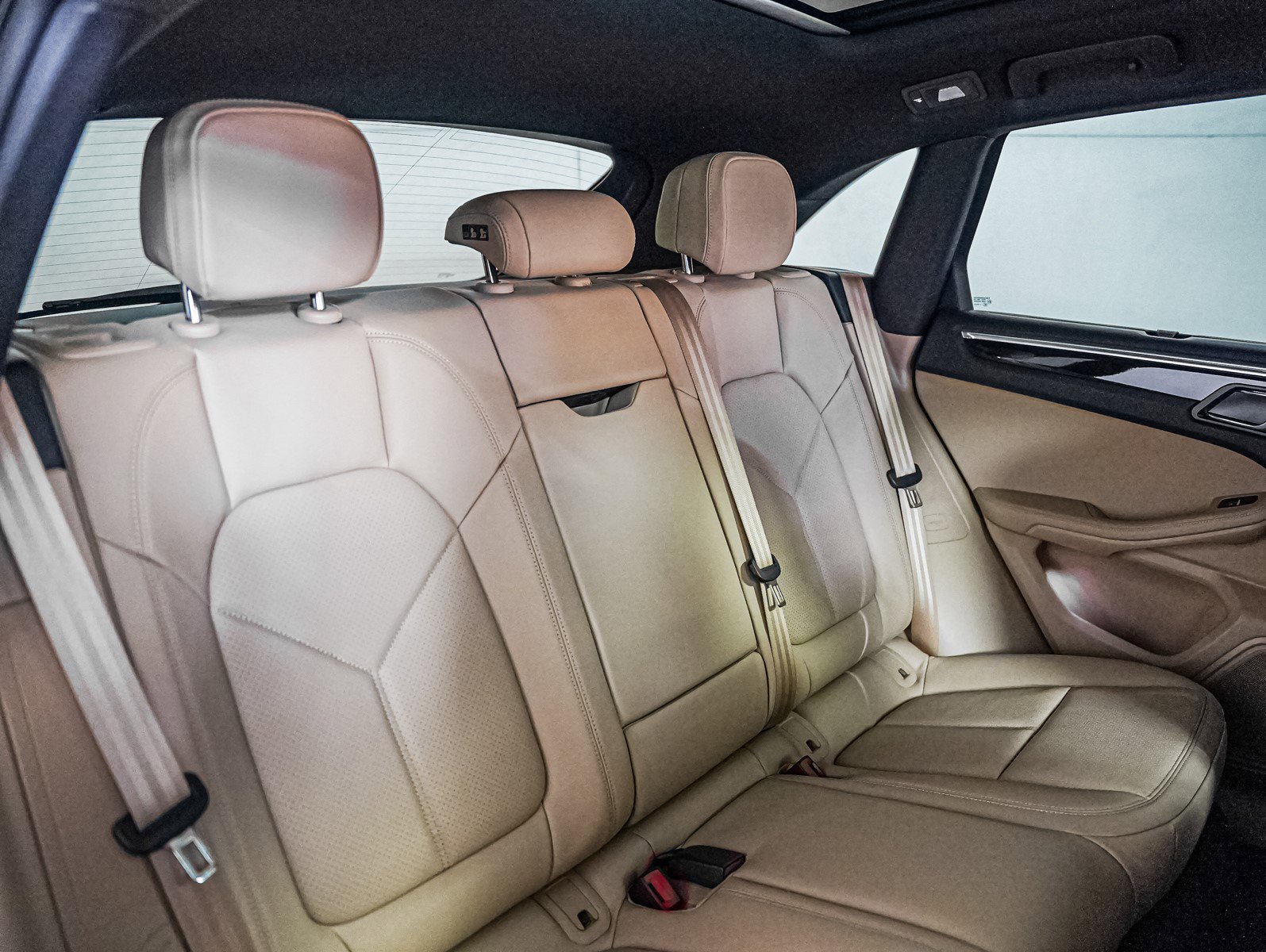 New 2026 Porsche Macan image 6