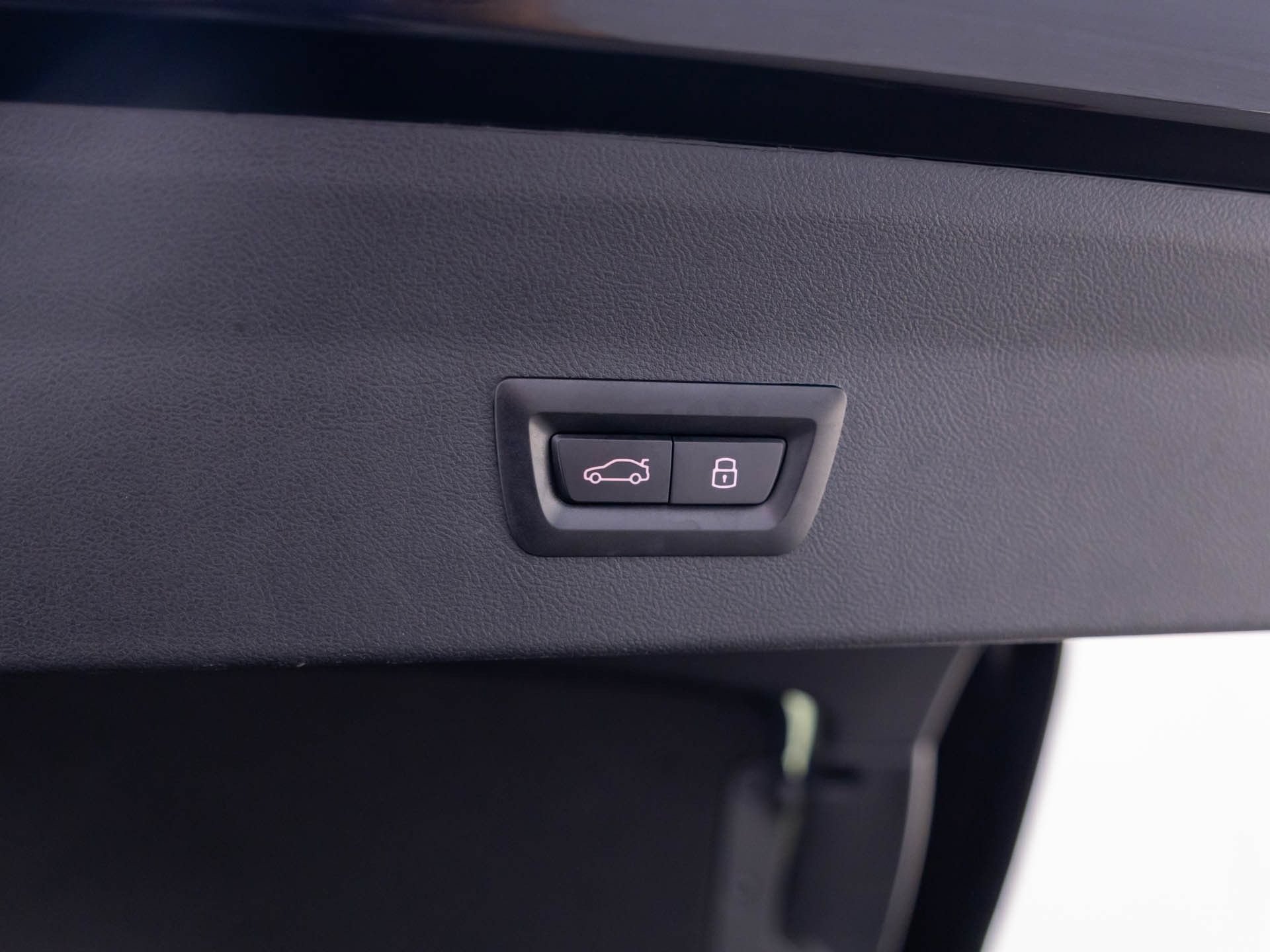 Used 2024 BMW X4 M40i AWD/4WD image 37