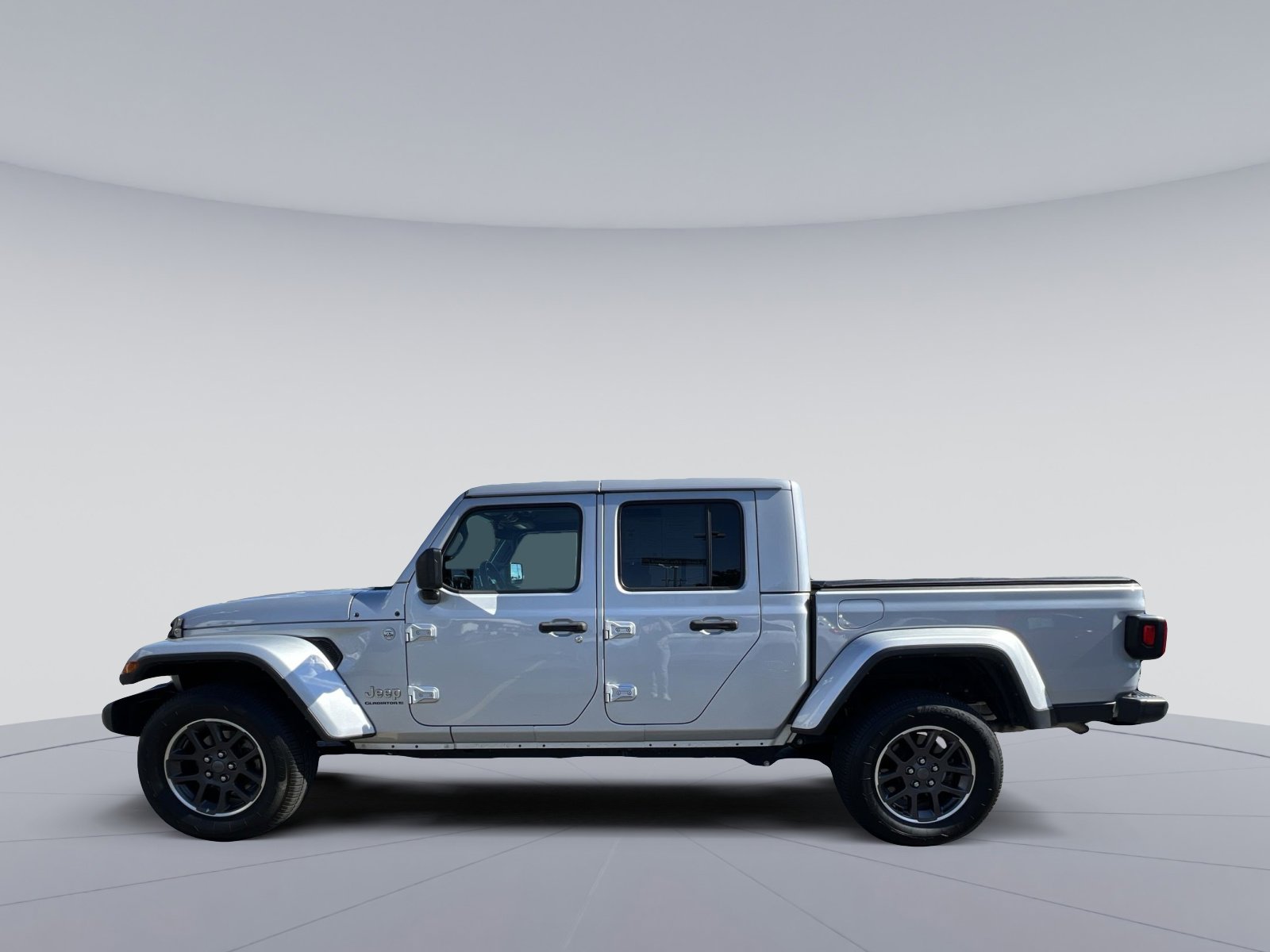 Used 2023 Jeep Gladiator Overland image 6