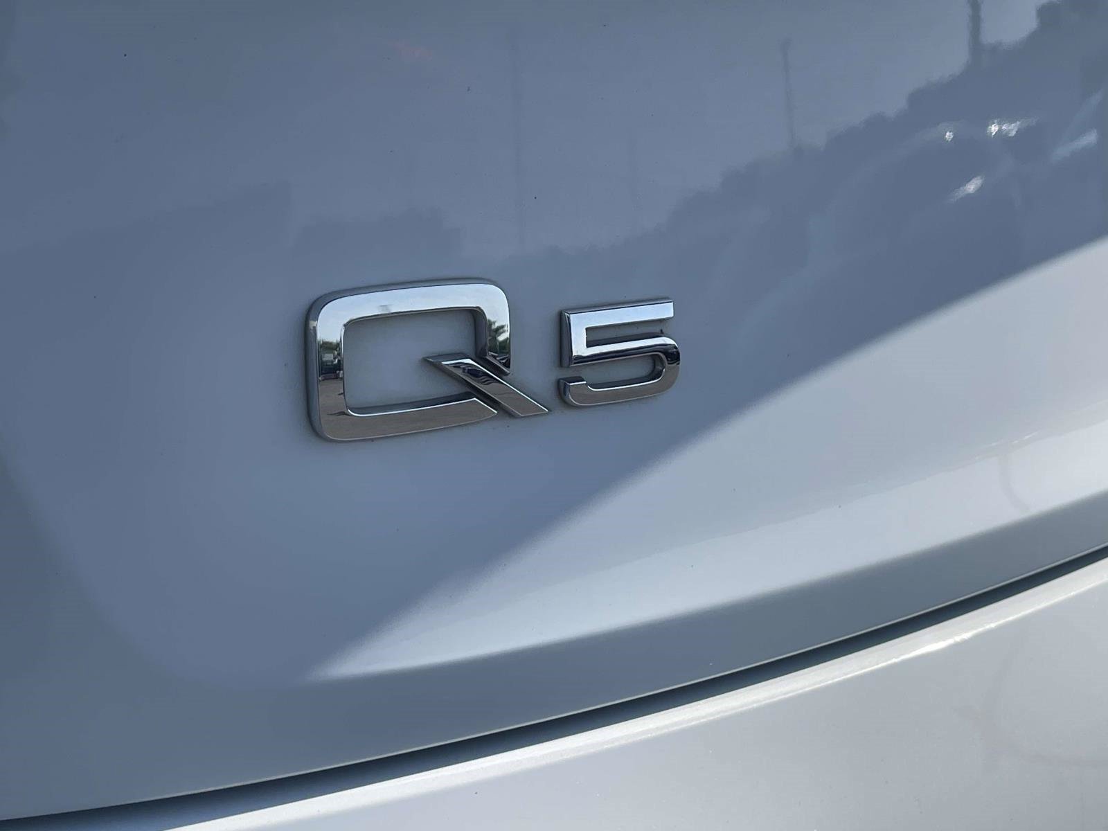 Used 2019 Audi Q5 2.0T Premium w/ Convenience Package AWD/4WD image 9