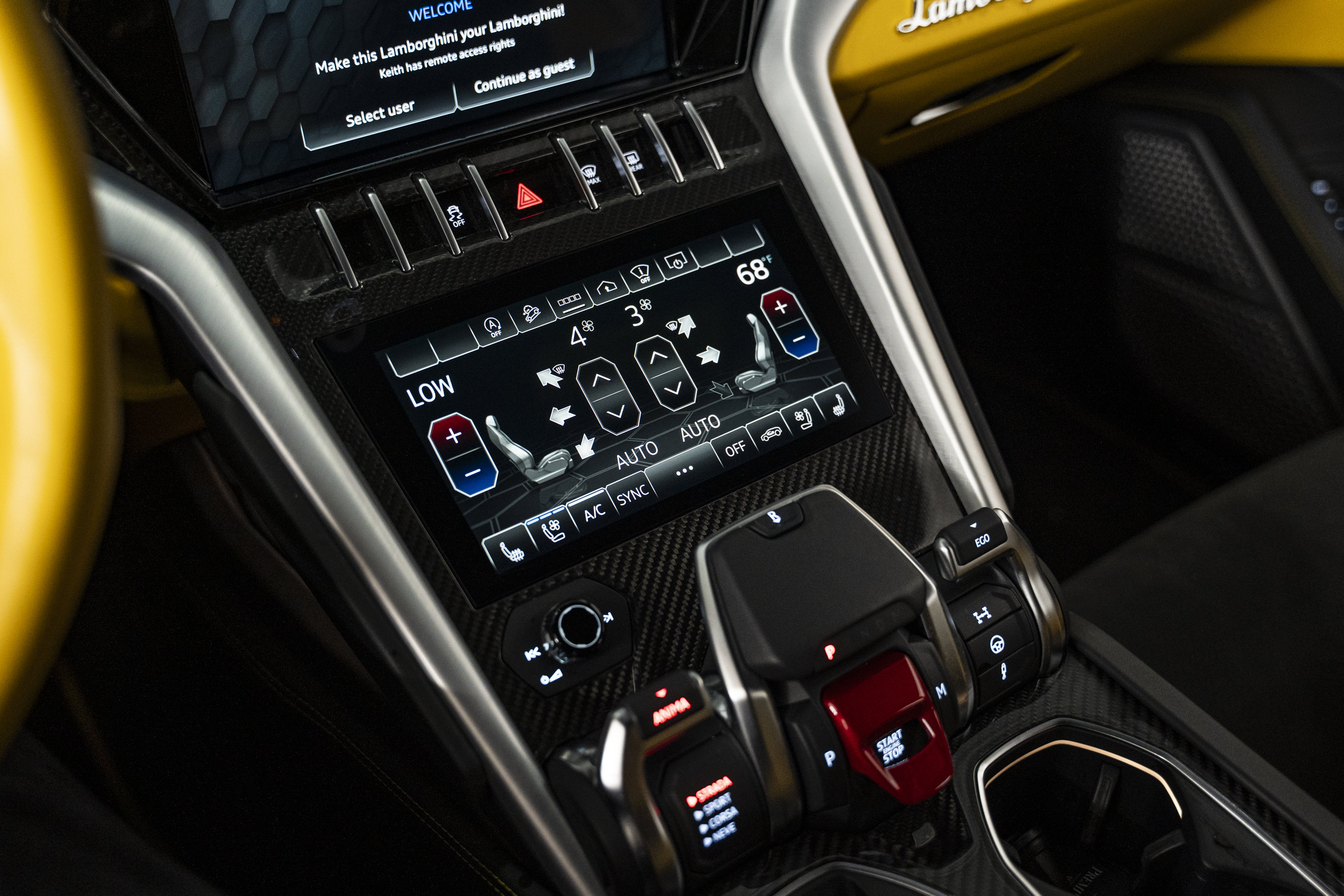 Used 2022 Lamborghini Urus AWD/4WD image 46