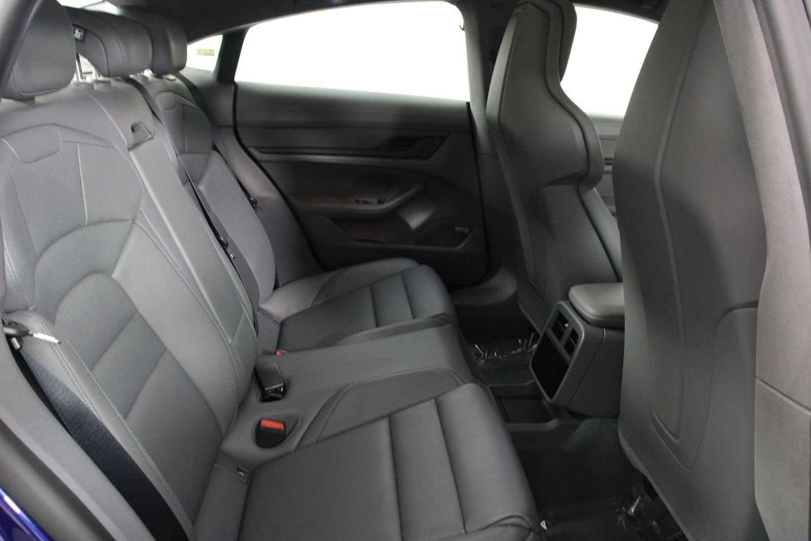 Certified 2025 Porsche Taycan Turbo image 31