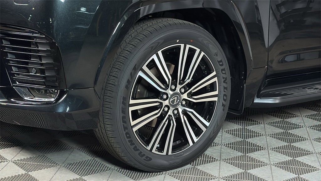 New 2025 Lexus LX 600 4WD w/ Luxury Package image 4