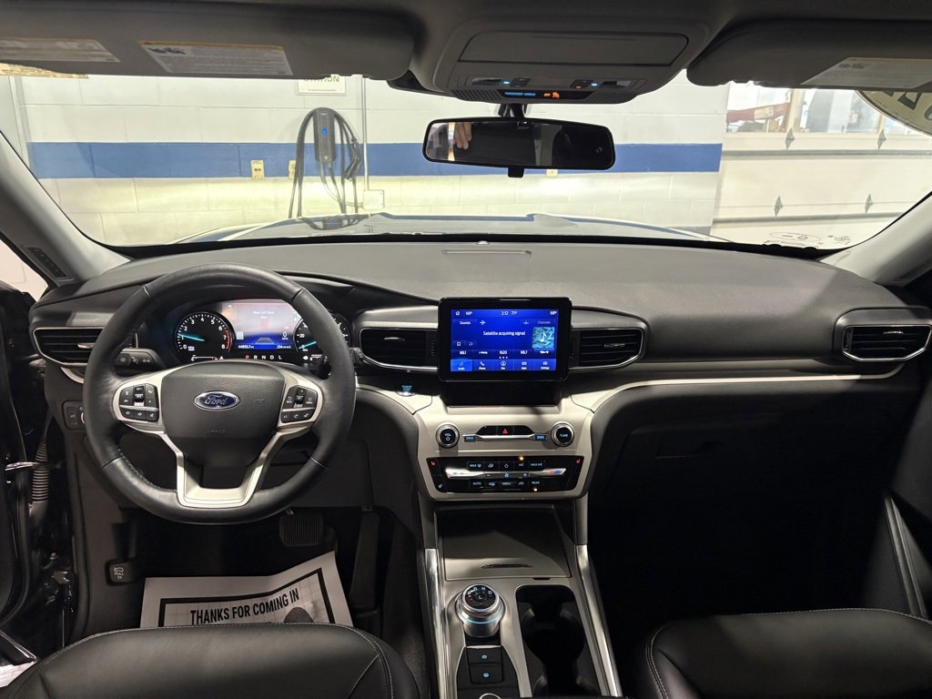 Used 2022 Ford Explorer XLT w/ Equipment Group 202A image 13