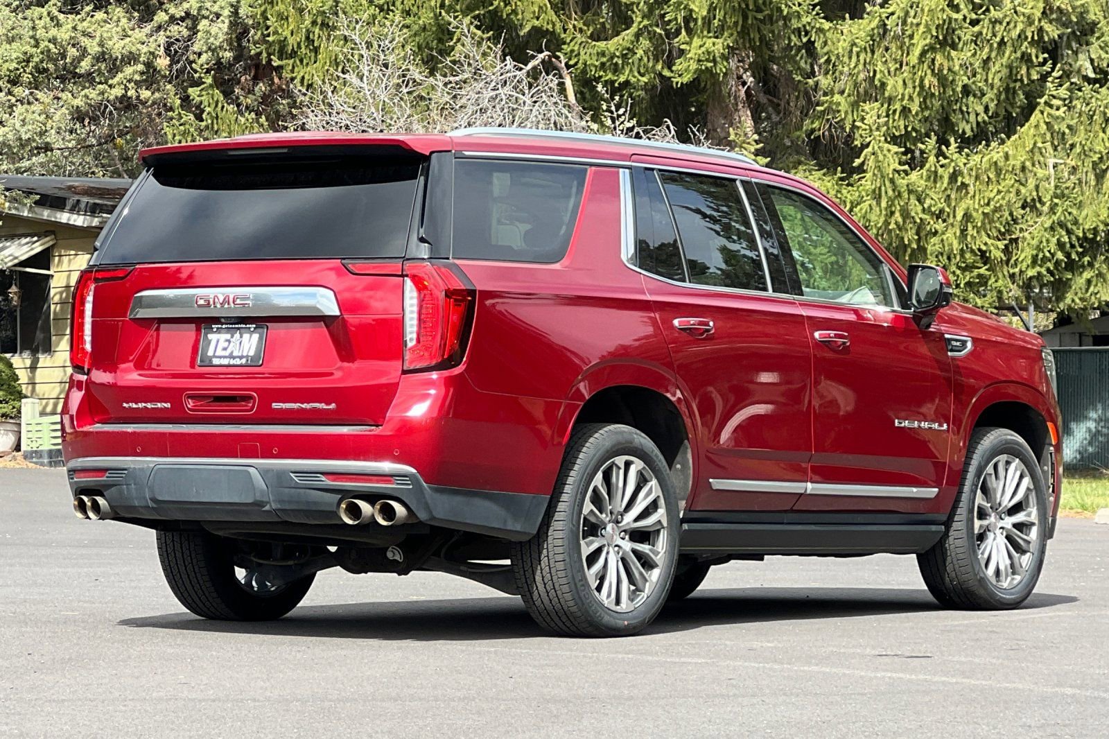 Used 2021 GMC Yukon Denali w/ Denali Premium Package image 4