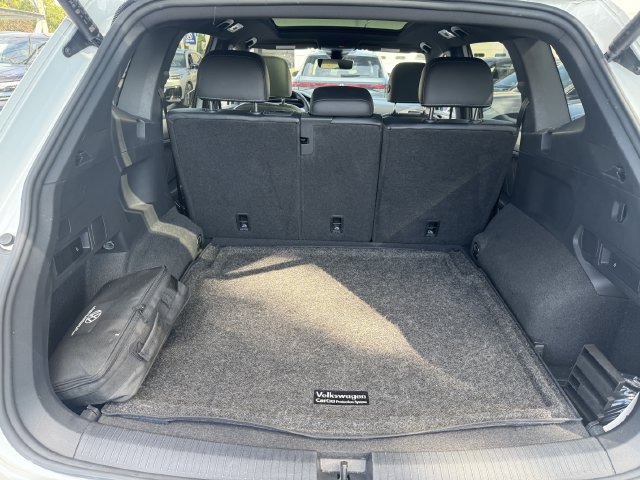 Used 2024 Volkswagen Tiguan SEL R-Line AWD/4WD image 36