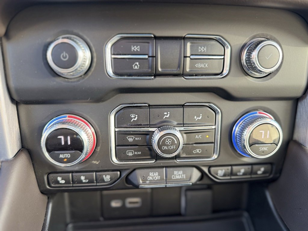 Used 2023 GMC Yukon XL SLT image 19