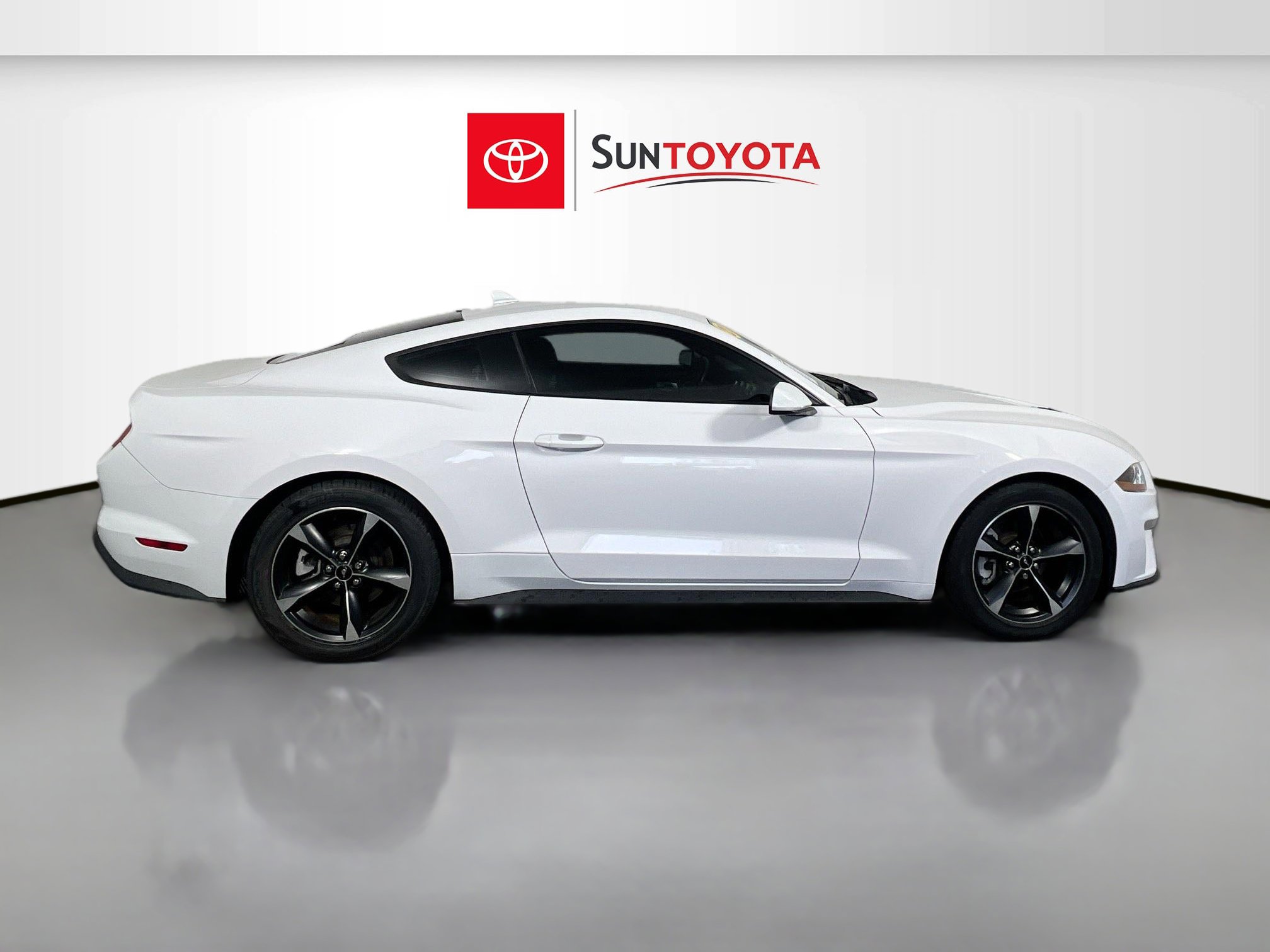 Used 2021 Ford Mustang EcoBoost image 2