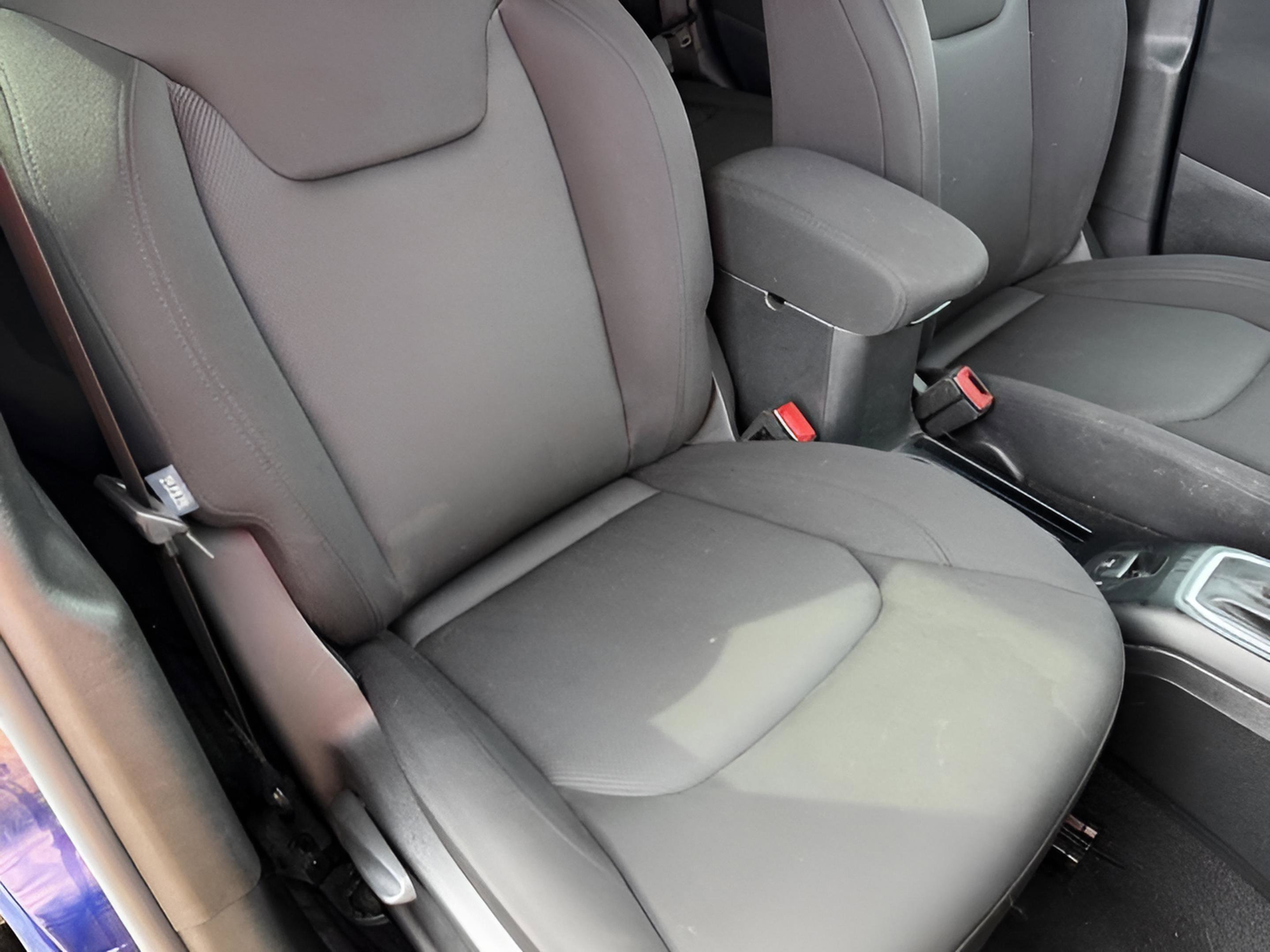 Used 2019 Jeep Renegade Sport w/ Sport Appearance Group image 13