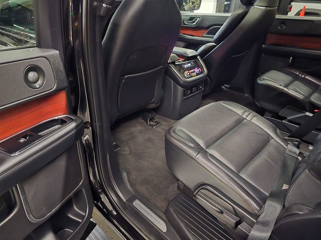 Used 2021 Lincoln Navigator Reserve AWD/4WD image 33