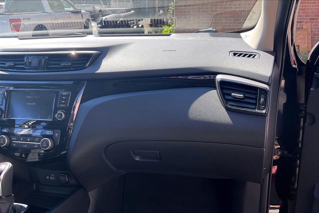 Used 2022 Nissan Rogue Sport SV AWD/4WD image 15