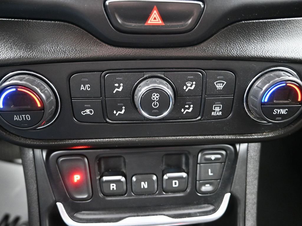 Used 2020 GMC Terrain SLE w/ Driver Convenience Package FWD image 21
