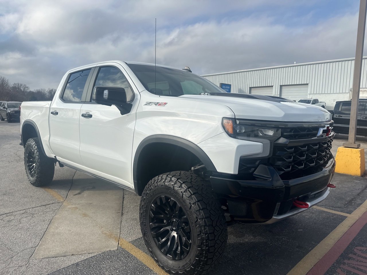 Used 2025 Chevrolet Silverado 1500 ZR2 w/ Technology Package image 1