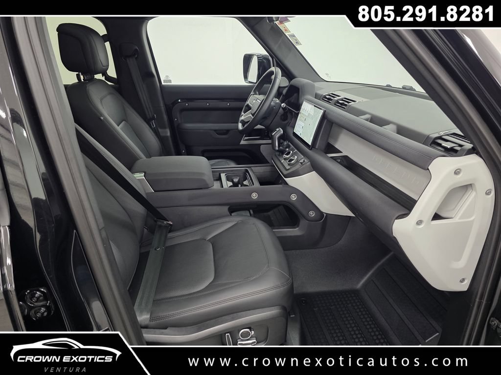 Used 2023 Land Rover Defender 130 SE AWD/4WD image 11